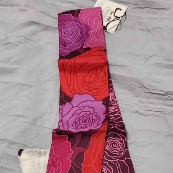 Coach Signature C Campbell Floral Pony/Twilly, Reversible NWT - Picture 2 of 10